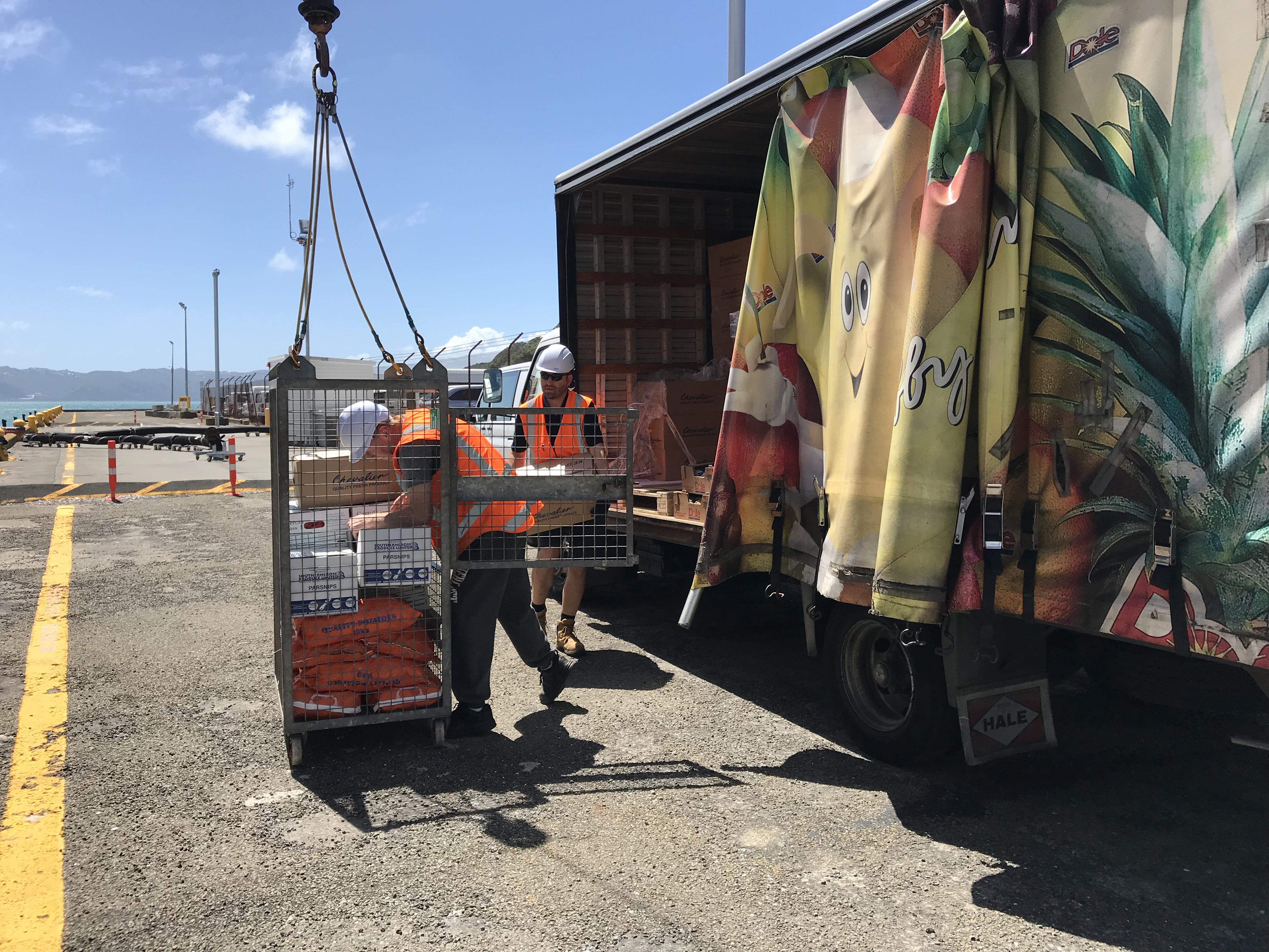 Loading vegetables at Burnham wharf 6 February | Earth Sciences New ...