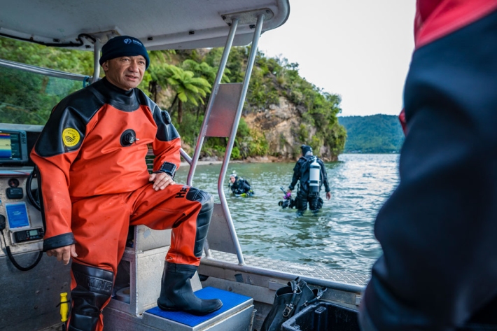 NIWA diver Aleki Taumoepeau, Lake Rotoiti.