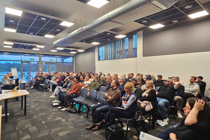 Presentation to Karāpiro Lake users group meeting in October of Earth Sciences NZ decontamination research and process. 