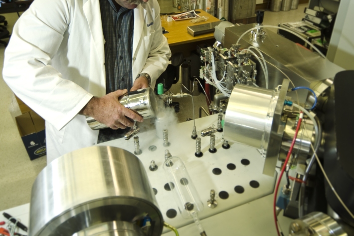 Gordon Brailsford with MAT253 mass spectrometer