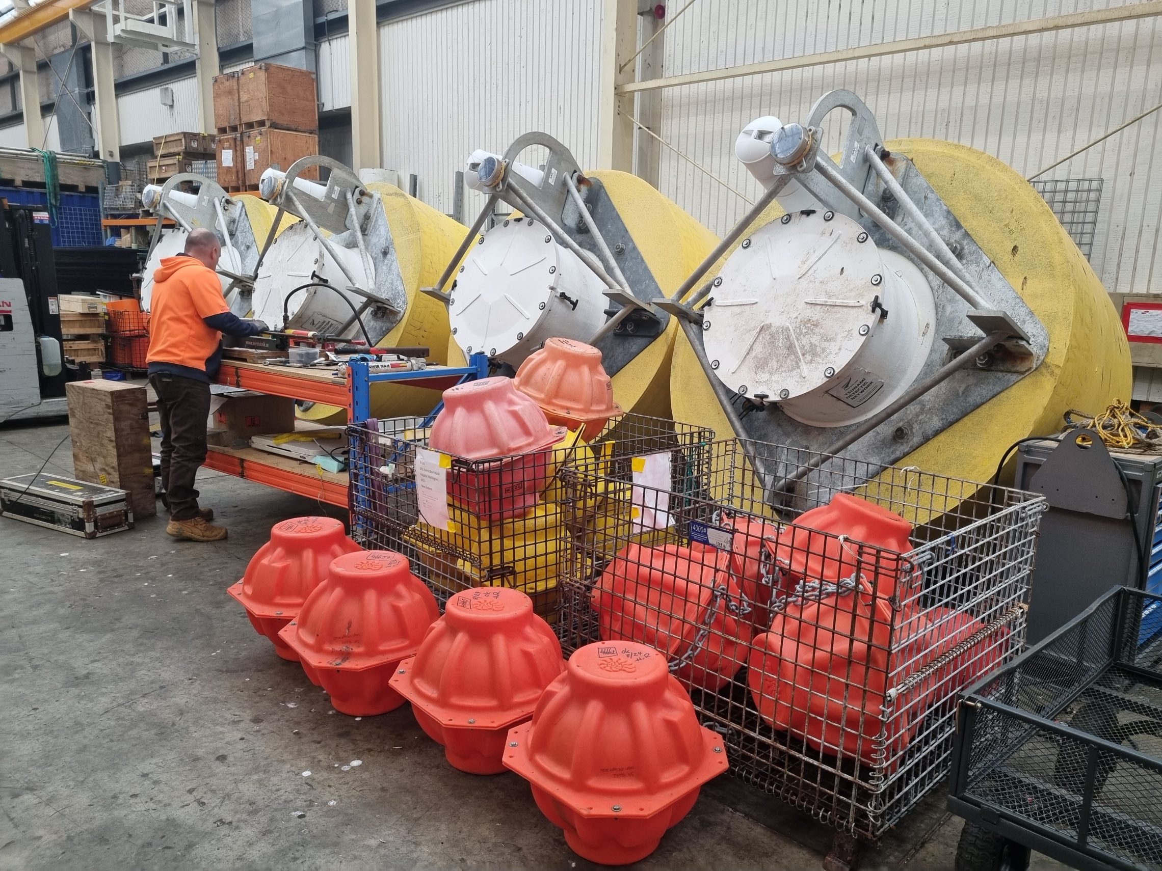 Mooring buoys and tsunami buoys