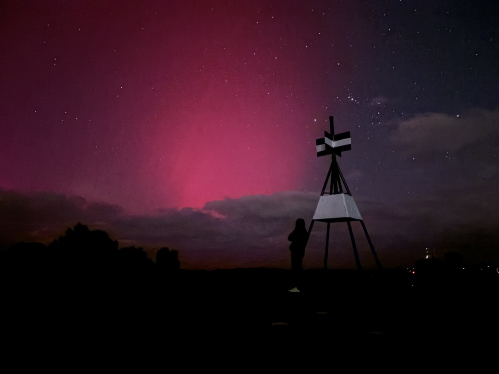 View of aurora from Pukematekeo trig, Waitakere Ranges.
